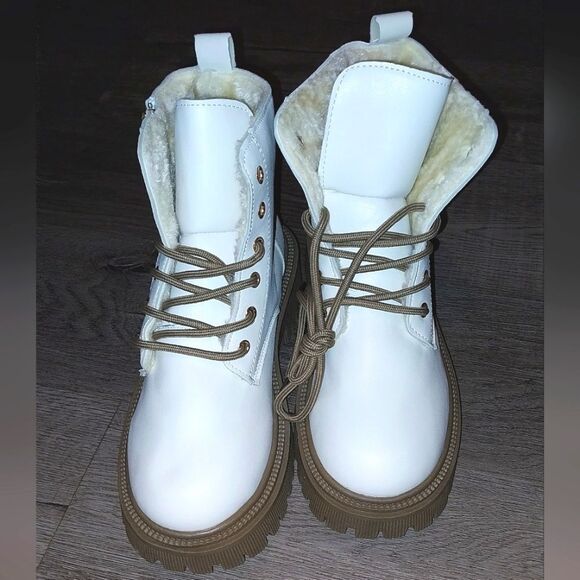 Chic beige thick sole boots sz 8 - Picture 3 of 10